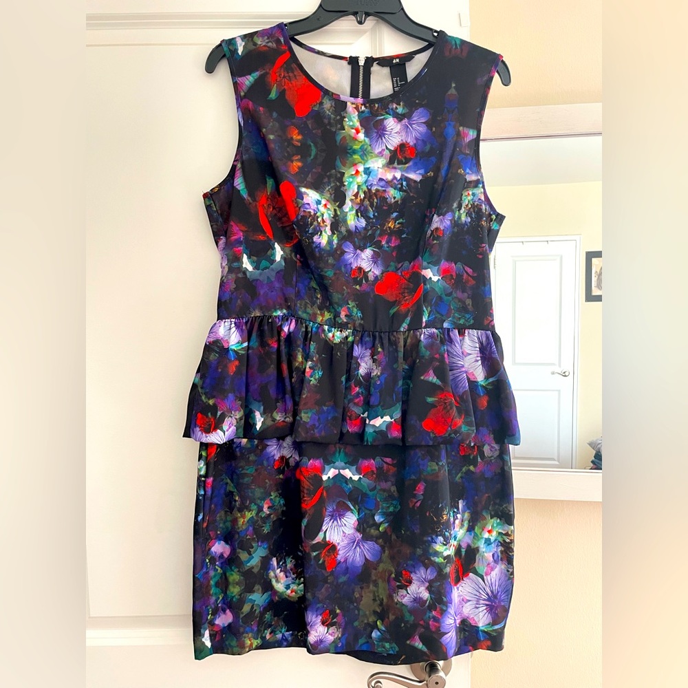 Beautiful Peplum H&M Dress, Multi-color great with red or black shiny pumps!